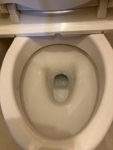 トイレの奥の尿石【コンビニエンスストア・トイレ掃除】