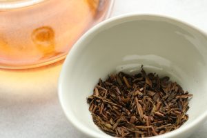 箒と茶殻【定期清掃】